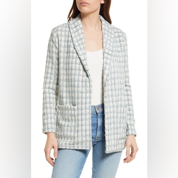 BB Dakota by Steve Madden Jackets & Blazers - BB Dakota by Steve Madden Green and Blue Geek Chic Blazer in Sea mist. Pockets.